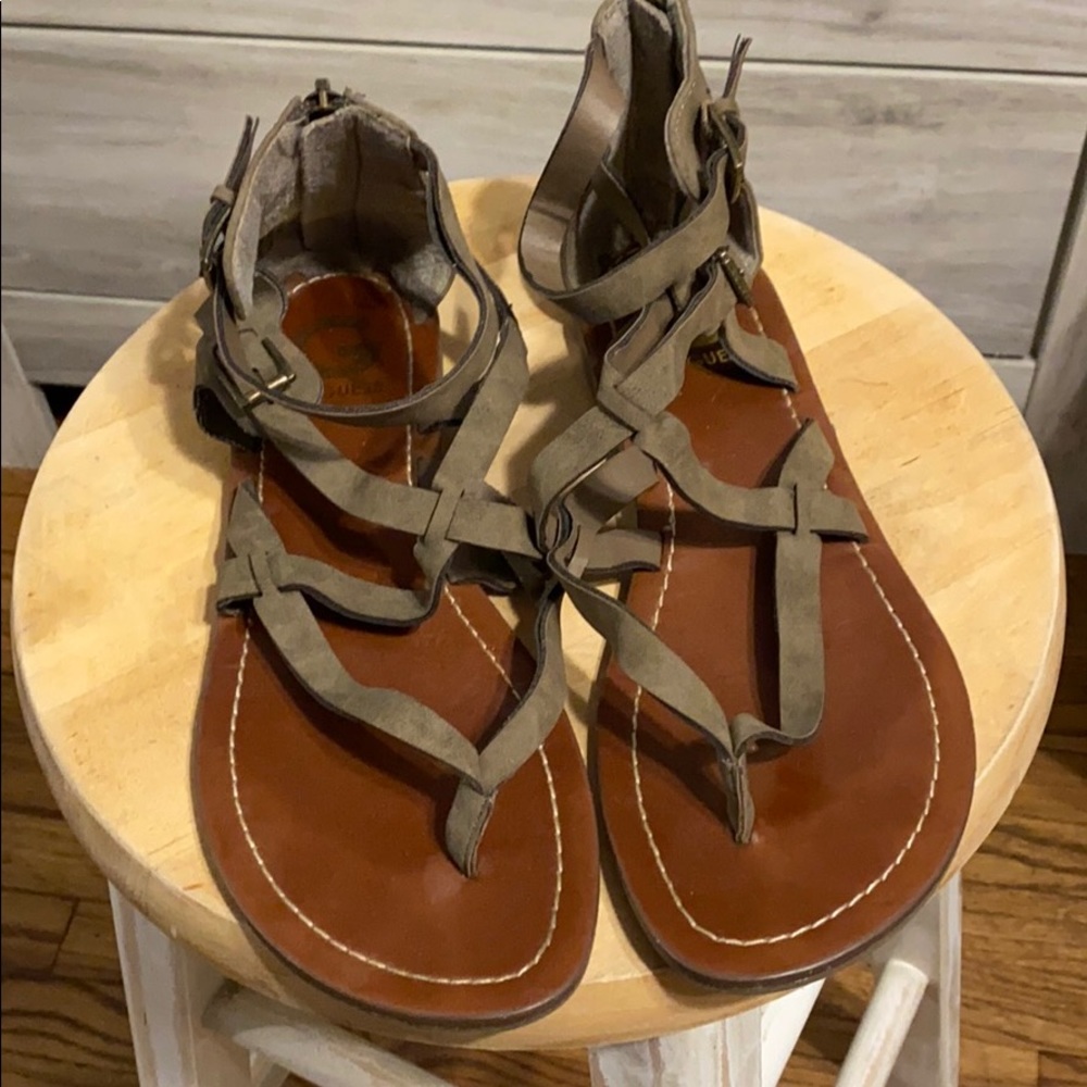 Guess sandals
